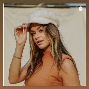 Crema Sherpa Design Newsboy Hat 